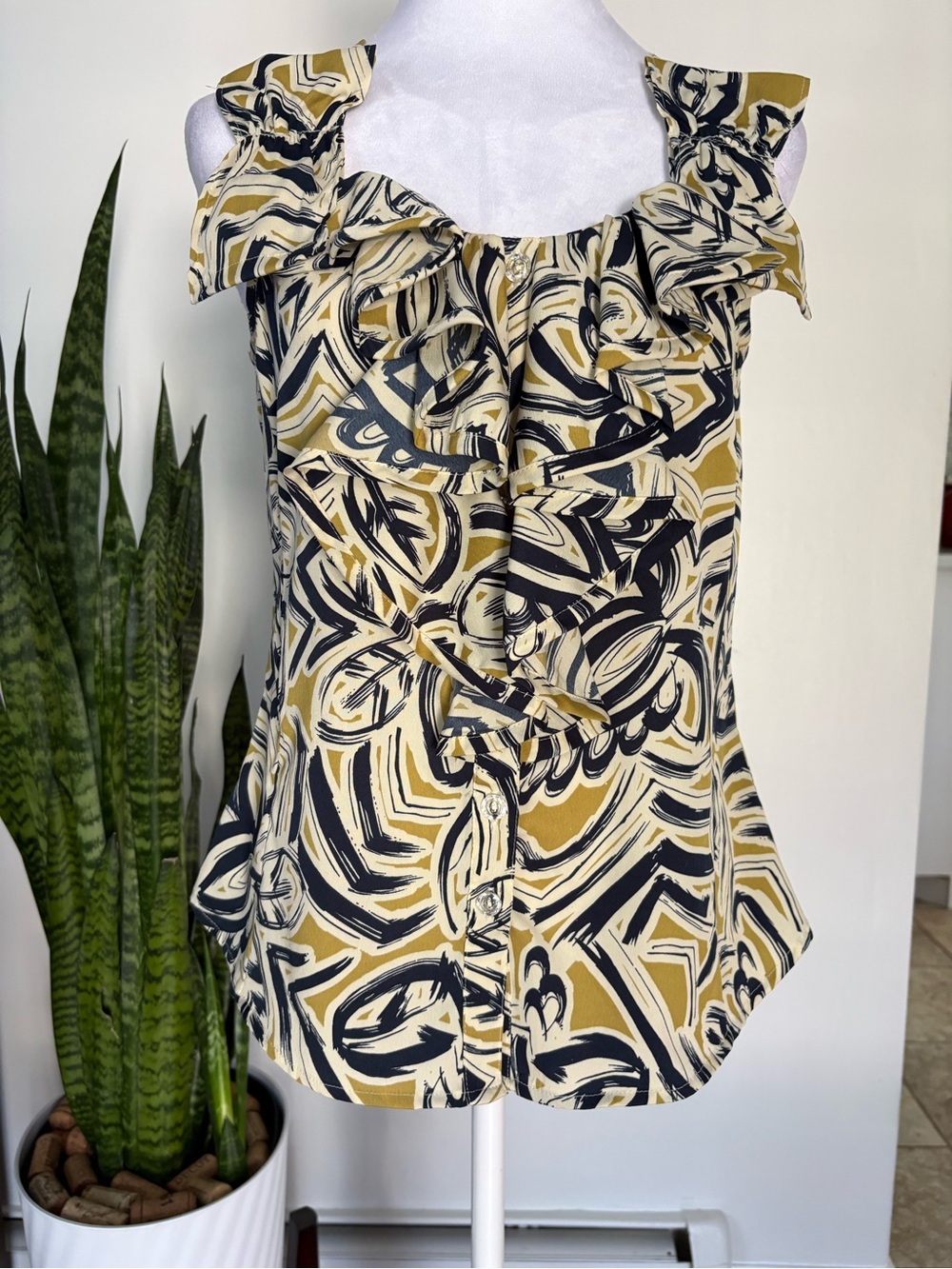 🎾Abstract Ruffle Sleeveless Blouse